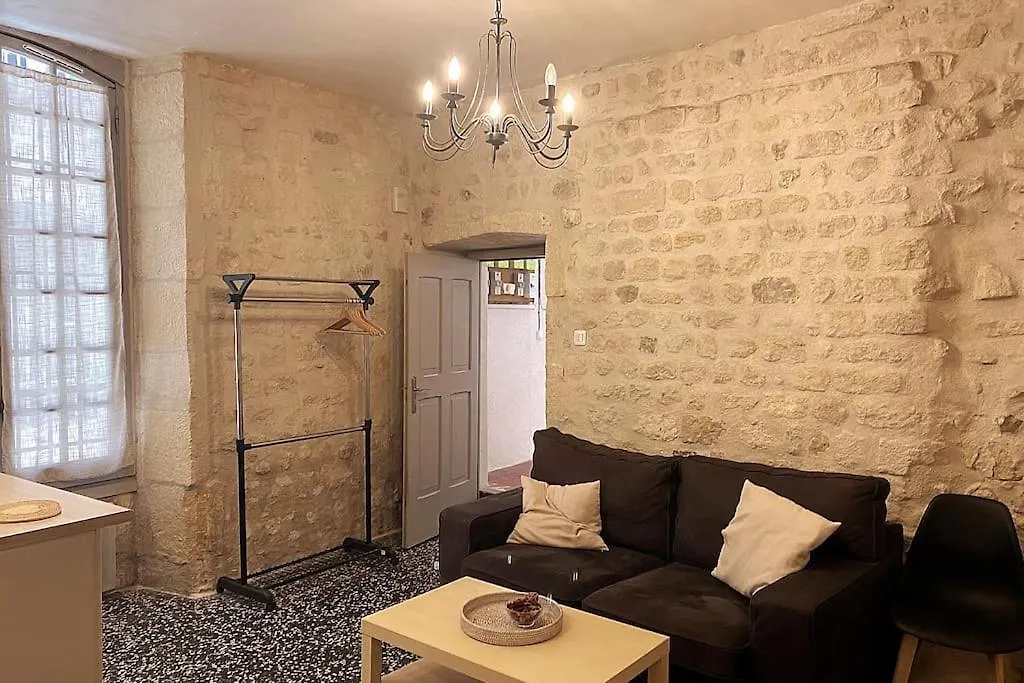 Apartment Appartement Au Coeur Du Quartier De La Roquette Arles France