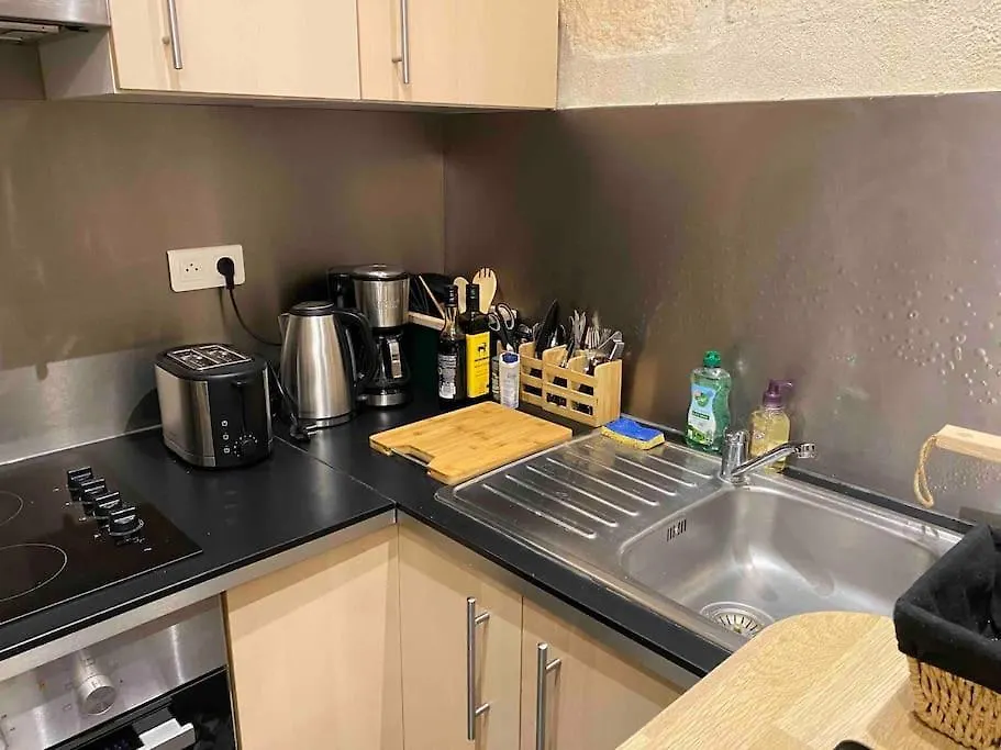 Apartment Appartement Au Coeur Du Quartier De La Roquette Arles