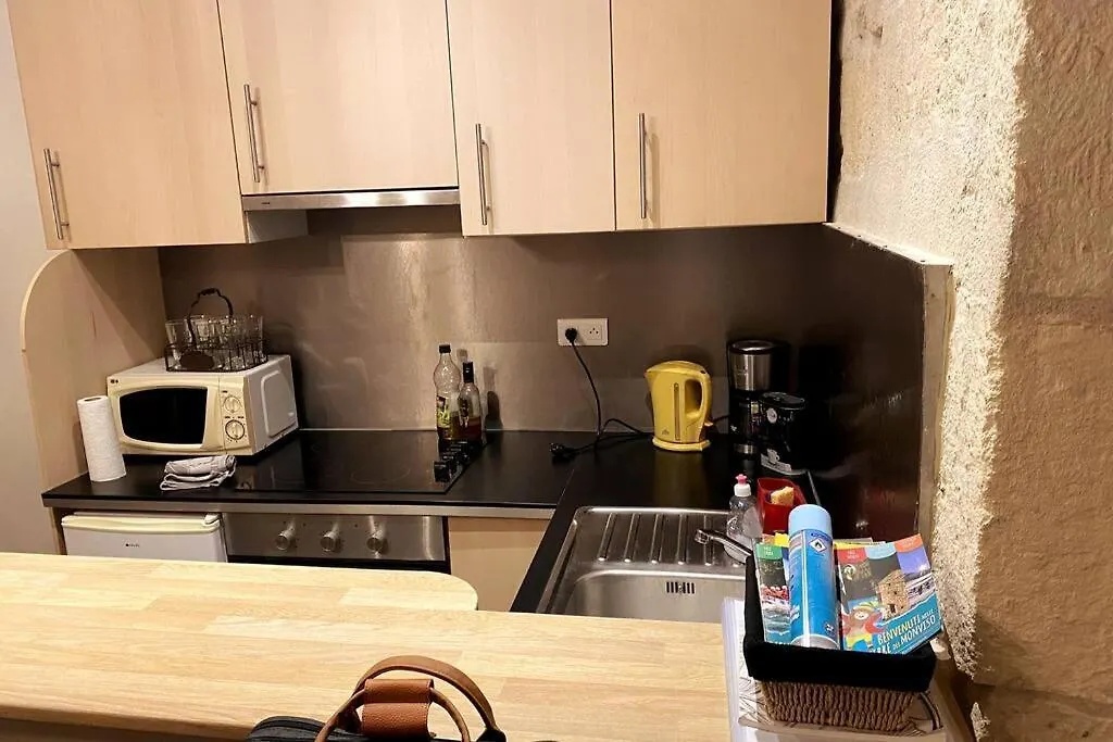 Appartement Au Coeur Du Quartier De La Roquette contacts