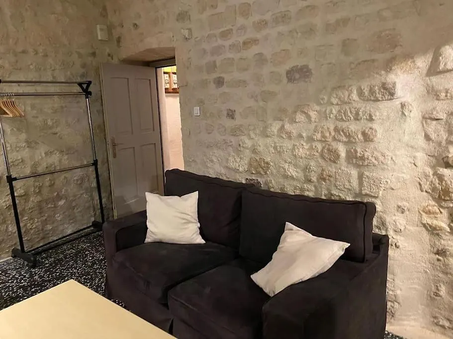 Appartement Au Coeur Du Quartier De La Roquette Arles Apartment
