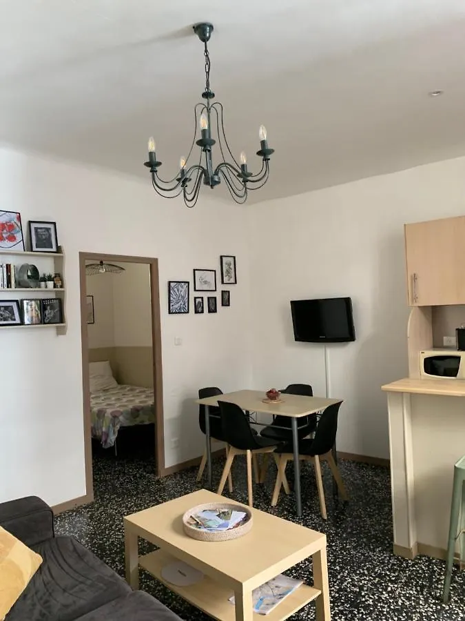 Appartement Au Coeur Du Quartier De La Roquette Arles France