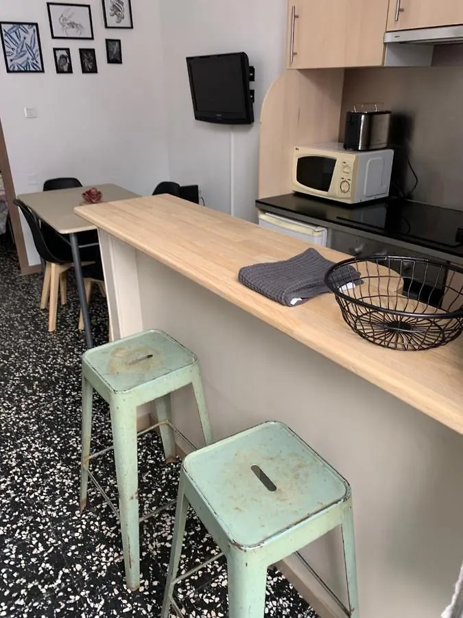 Appartement Au Coeur Du Quartier De La Roquette Arles Apartment